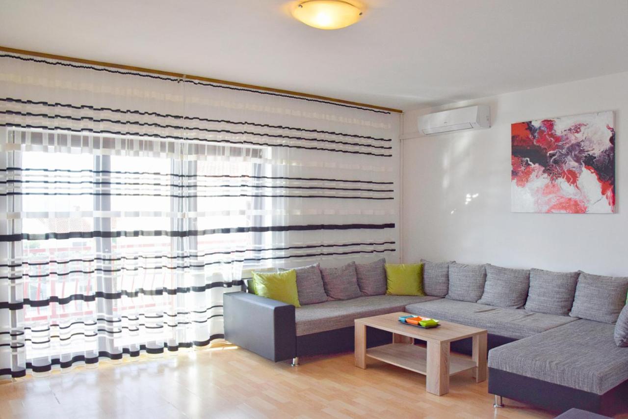 Apartments Margareta & Ena Malinska Exterior photo